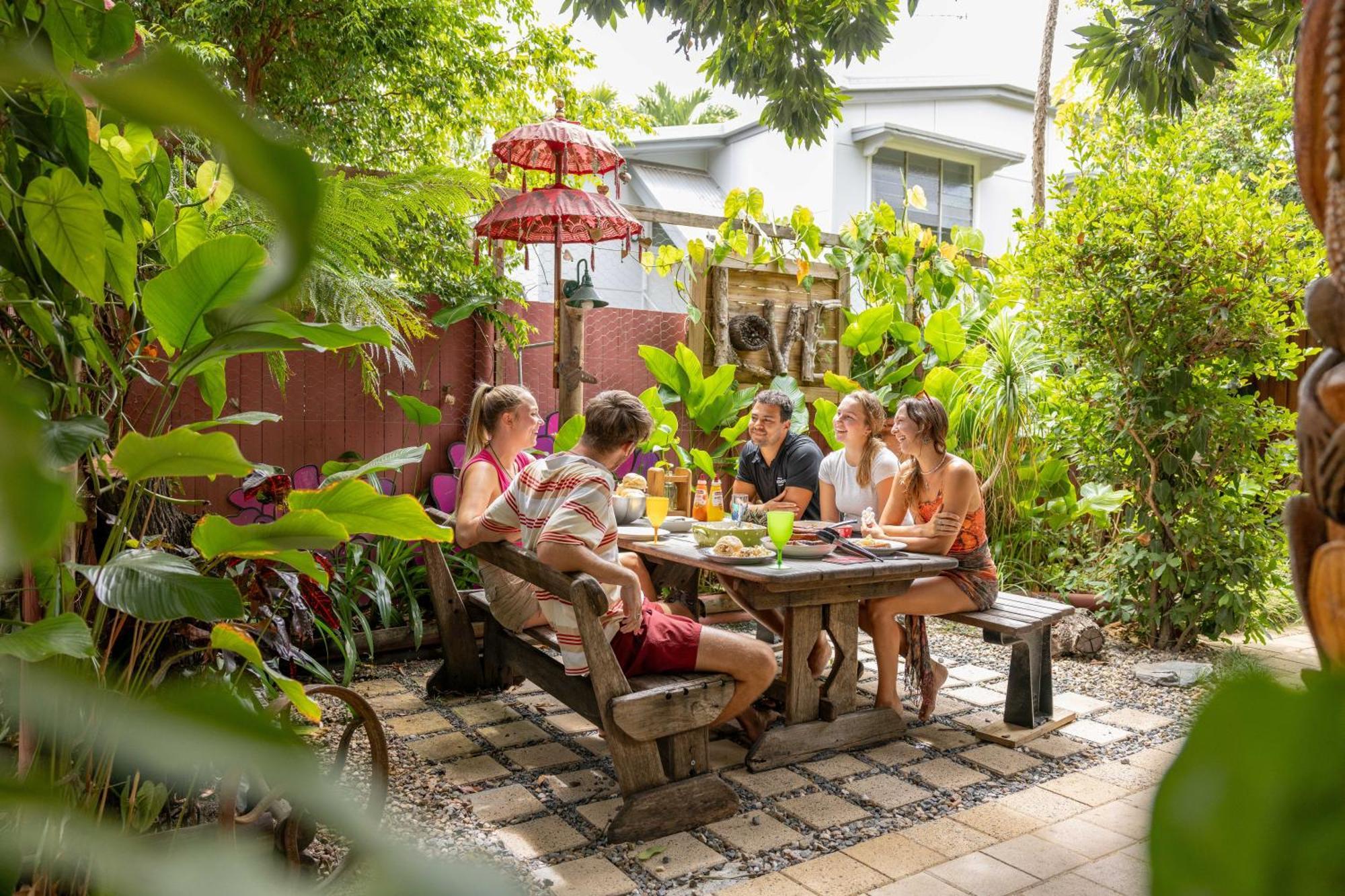 케언스 Travellers Oasis 호스텔 외부 사진
