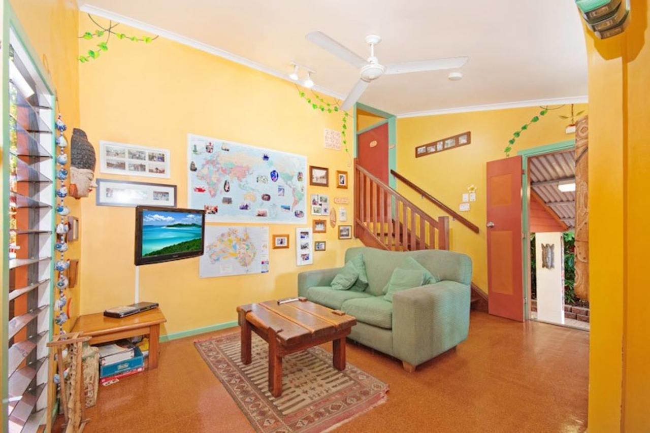 케언스 Travellers Oasis 호스텔 외부 사진 The interior of the hostel
