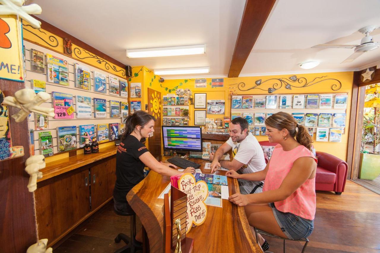 케언스 Travellers Oasis 호스텔 외부 사진 A travel agency in Greece